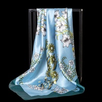 Foulard en Soie Peinture à l'Encre Bleue et Blanche, Châle Carré en Satin de Luxe pour Femme, Foulard de Créateur, Cravate Personnalisée, Bandeau pour Cheveux