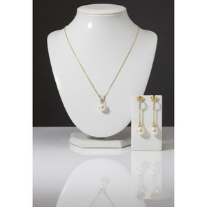 Collar con Colgante de Perla y Diamantes en Oro de 18 Quilates, Elegante Collar de Perlas con Diamantes Pavé, Joyería Hecha a Mano para Seres Queridos - Product Image 4