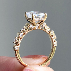 Anillo de Compromiso con Diamante Cultivado en Laboratorio Radiante, Anillo de Boda de 2.90 Quilates, Oro Amarillo de 14k, Joyería para Regalo de Fiesta - Product Image 4