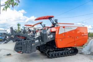 Cosechadora Kubota DC108X Turbo Diésel, Eficiente en Consumo de Combustible, Máquina Agrícola para Cosechar Arroz - Product Image 4