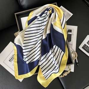 Bufandas de Seda 100% con Estampado Digital Personalizado OEM, Chales de Seda Cuadrados de Marca de Lujo - Product Image 5