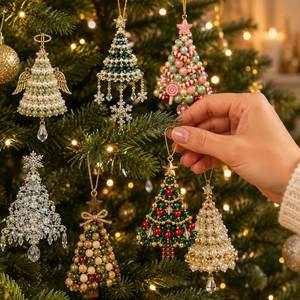 Adorno Navideño Colgante de Lujo con Perlas y Detalles Dorados, con Estrella de Cristal en la Parte Superior - Product Image 2