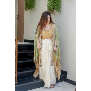 Magnifiques robes de soirée, jupe-blouse et châle assortis pour femmes - Product Image 2