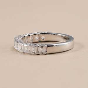Anillo de media eternidad con moissanita de corte esmeralda, plata 925, ideal para propuesta, regalo de compromiso o boda, ¡muy vendido! - Product Image 5