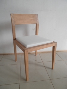 Chaise de salle à manger de style bistrot avec structure en teck massif et siège rembourré pour usage domestique - Product Image 5