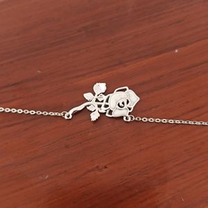 Bracelet à breloques en forme de rose en argent sterling 925, finition rhodiée, bracelet chaîne minimaliste à motif floral, bijoux élégants pour femmes - Product Image 4