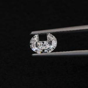 Nuevo Diamante Cultivado en Laboratorio con Certificación IGI de 1 Quilate, Corte Fantasía en Forma de C, para la Elaboración de Colgantes a Bajo Precio, Luxira Export - Product Image 1