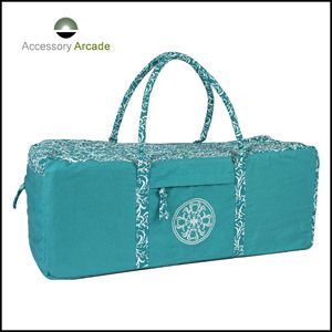 Bolsa para Esterilla de Yoga de Lona de Algodón con Estampado Floral Verde, Cierre de Cremallera y Bolsillo Frontal - Product Image 4