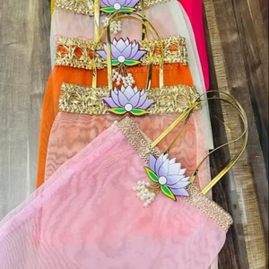 กระเป๋าทรงดอกบัวตาข่ายสุดหรูสำหรับเป็นของขวัญถุงของขวัญแบบชาวพื้นเมืองสำหรับงานแต่งงานเทศกาลฮาลดิเมนฮินดีและโอกาสพิเศษ - Product Image 1