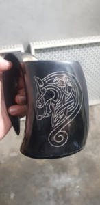 Taza de cuerno impermeable hecha a mano con diseño de animal tallado de primera calidad, con soporte decorativo y combo funcional de vajilla para bebidas - Product Image 3