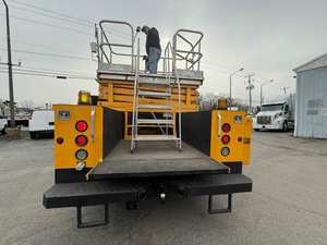 Camion tracteur diesel 6x4 à conduite à gauche pour le transport routier international de marchandises lourdes - Product Image 6