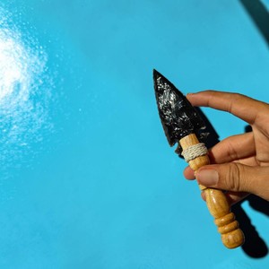 Hand Carved <b>Raw</b> Stone <b>Crystal</b> Spearhead Knife Decorative Dagger Love Theme Wedding Decoration Gift Wholesale - Product Image 2