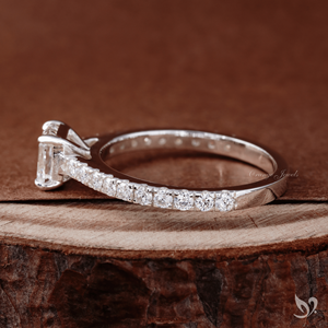 Anillo de Compromiso y Boda con Diamante Cultivado en Laboratorio de Corte Asscher de 1 Quilate, Banda Pavé Catedral, Oro Blanco de 10K, Certificado IGI - Product Image 2