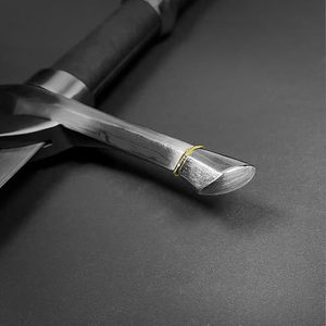 Espada Medieval Forjada a Mano de 41.25” para Una Mano, Hoja Opaca, Venta al Por Mayor OEM Para colección, regalo, exhibición y cosplay en ferias - Product Image 3