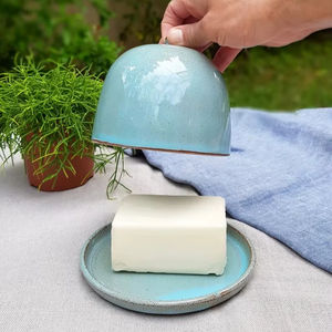 Recipiente para Mantequilla Artesanal con Tapa de Cristal y Plato para Servir, Diseño Elegante con Perilla de Agarre Suave, Solución para Guardar Mantequilla en la Cocina - Product Image 2