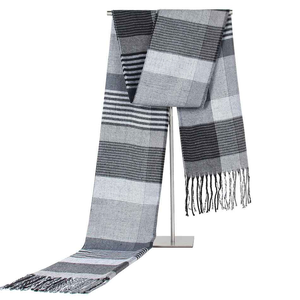 Châle classique en laine à carreaux, longue écharpe d'hiver pour femme avec franges, motif teint en fil - Product Image 2