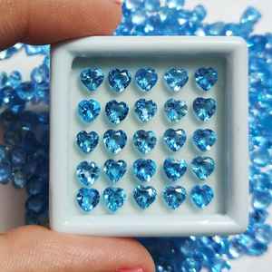บลูโทแพซสวิสธรรมชาติทรงหัวใจเจียระไนแบบเหลี่ยม  ขนาดมาตรฐาน  พร้อมใบรับรอง  ไม่ผ่านการปรับแต่ง  พร้อมสำหรับการฝังในเครื่องประดับ - Product Image 1