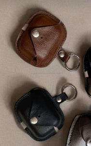 Cartera de Mano Vintage de Cuero Genuino Marrón con Cierre de Cremallera y Botones, Elegante y Práctica para Uso Diario - Product Image 2