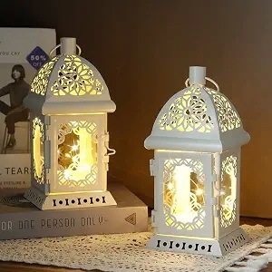 Farol de Metal Clásico Hecho a Mano con Marco de Hierro Rústico y Paneles de Vidrio para Decoración Navideña de Interiores, Hoteles y Restaurantes - Product Image 2