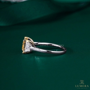 Anillo de topacio amarillo con corte cojín, claridad VS1, disponible en oro de 9k, 10k, 14k y 18k. Joyería fina de lujo para regalo, compromiso, boda. - Product Image 2