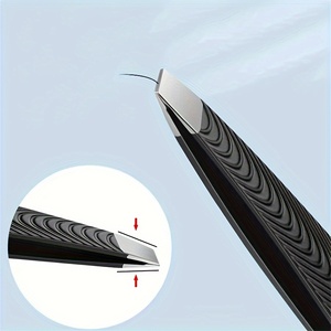 Pince à épiler de précision moderne en acier inoxydable, pointe biseautée, design durable, finition noire et argentée - Product Image 6