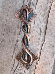 Manija de hierro forjado a mano con diseño retorcido, estilo tradicional, resistente al óxido, acabado con recubrimiento en polvo; Fácil instalación - Product Image 6