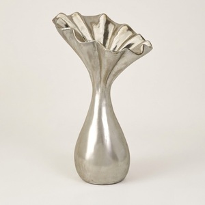 Juego de Jarrones de Flores de Aluminio Plateado Martillado a Mano, Jarrón de Metal Geométrico Moderno con Facetas para Decoración Contemporánea del Hogar y la Oficina - Product Image 2