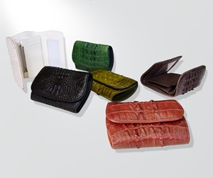 Luxali-Sac à main en cuir de crocodile véritable pour femme Petit portefeuille à trois volets à la mode Sac à main de luxe pour femme Taille L14 X H9.5cm - Product Image 6