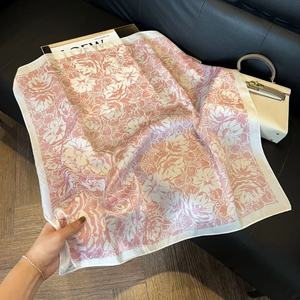 ผ้าพันคอพิมพ์ลายดอกไม้สีชมพูขนาด 68 ซม. ผ้าพันคอไหมสำหรับผู้หญิง ฤดูใบไม้ผลิและฤดูร้อน ผ้าพันคอแฟชั่นระดับไฮเอนด์อเนกประสงค์ ผ้าคลุมศีรษะ - Product Image 2