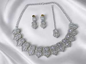 Luxury Silver Emerald Green <b>Statement</b> <b>Necklace</b> Set with Earrings and Maang Tikka Wedding Party Fashion Jewelry Set - Product Image 5