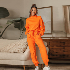 Conjunto Deportivo Corto de Poliéster 100% de Alta Calidad OEM para Mujer, Sudadera con Capucha Corta y Pantalones Deportivos, Conjuntos Deportivos de Poliéster 100% para Mujer - Product Image 6