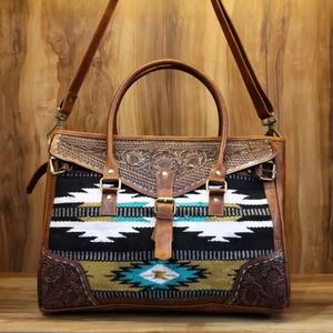 Estilo de moda occidental Duffel de cuero genuino Aztec Southwest Weekender Travel Duffle Luxury Weekender Duffle - Product Image 1