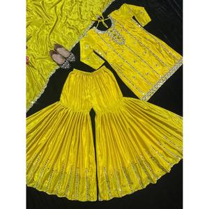 Ensemble de vêtements de soirée pour femmes de créateur Style fantaisie Sharara Top et Dupatta - Product Image 4