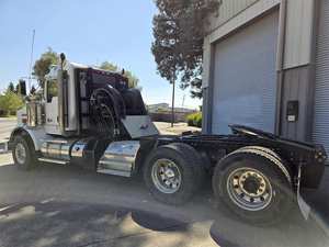 Camion tracteur diesel longue portée 6x4 avec cabine couchette pour le transport de marchandises et de conteneurs - Product Image 2