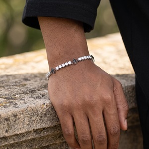 Bracelet tennis de luxe en or massif 14 carats avec diamants naturels et accents étoiles noires - Product Image 3