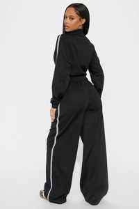 Conjunto de 2 Piezas Personalizado de Sudadera con Capucha y Pantalones Acampanados de Estilo Urbano con Pedrería - Product Image 5