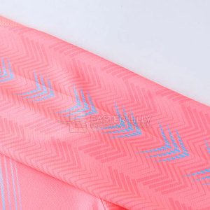 Uniforme de Fútbol Transpirable y Ligero a Precio de Mayoreo, Logotipo Personalizado, Diseña Tu Propio Uniforme de Fútbol - Product Image 4