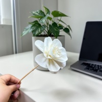 VADEE Kerajinan Tangan Bunga Kayu Sola Camellia Putih Tunggal Berkelanjutan Ukuran 8.5 CM Model Batang Serat Tanaman Sesbania VDXXX-077