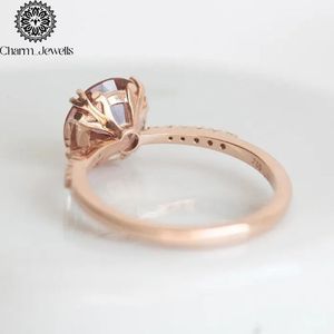 Bague de fiançailles pour femme Charm Jewells en argent plaqué or rose avec moissanite rose sertie à griffes, certifiée IGI, style classique - Product Image 5