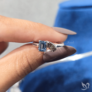 Emerald and Pear Cut Blue Lab Grown Diamond Toi et Moi <b>Ring</b> <b>Two</b> <b>Stone</b> Engagement <b>Ring</b> Minimal Modern Bridal Jewelry - Product Image 4