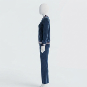 Ensemble de survêtement deux pièces pour femme, en velours d'hiver, avec broderies et patchs, style urbain, manches longues, couleur unie, col à capuche, décontracté - Product Image 2