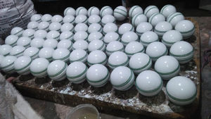 Ballon de cricket en cuir deux pièces - Options personnalisables, haute qualité, durable, pour entraînement et matchs, niveaux club et école - Product Image 6