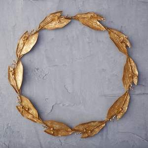 Décoration murale d'hôtel moderne, couronne murale dorée haut de gamme, décoration murale en métal pour salon, fabricant de décorations murales. - Product Image 1