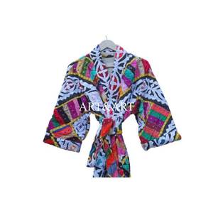 Manteau d'hiver pour femme fait main, en coton Kantha, veste matelassée, patchwork tissé, ethnique indien, bohème, élégant, col en V, fermeture à cordon - Product Image 4