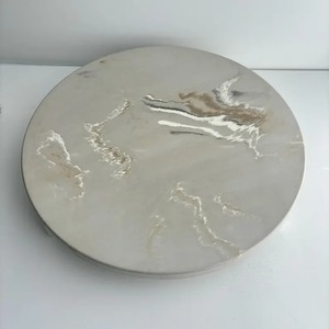 Soporte para Pastel de Resina Hecho a Mano, Único, Apto para Horno y Lavavajillas, para Eventos Especiales y Decoración Elegante de Salas de Estar - Product Image 1