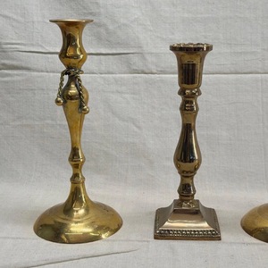 Support de bougie vintage en laiton conique fait main de haute qualité, 1 couleur, résistant à la chaleur, avec impression en relief, pour la maison et Noël, de la marque ILAHI - Product Image 1