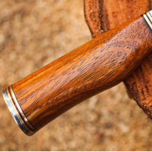 Cuchillo de Cocina de Acero de Damasco Hecho a Mano de Alta Calidad con Mango de Madera Natural, Apto para Lavavajillas, Ecológico, para Chefs Profesionales y Uso Doméstico - Product Image 4