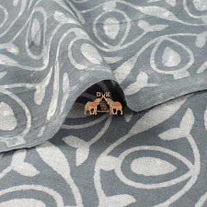 Nouveau tissu en coton fait main, imprimé à la main, motif floral Kashish, pour vêtements d'été pour femmes - Product Image 2