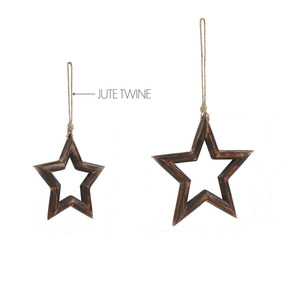 Adornos colgantes de estrellas de madera rústica con centros huecos y lazos de cuerda para decoración navideña y del hogar. - Product Image 2