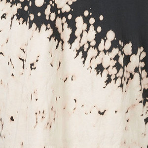 T-shirt à manches courtes tie-dye pour homme 2026, style décontracté avec motif à pois, tissu tissé, couleur noir et crème - Product Image 4